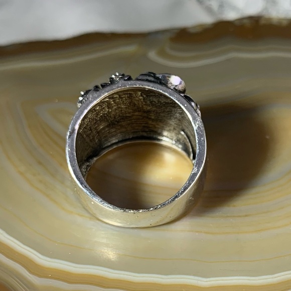 SILVER TONE ROSE CHUNKY RING SIZE 8 - Picture 5 of 5